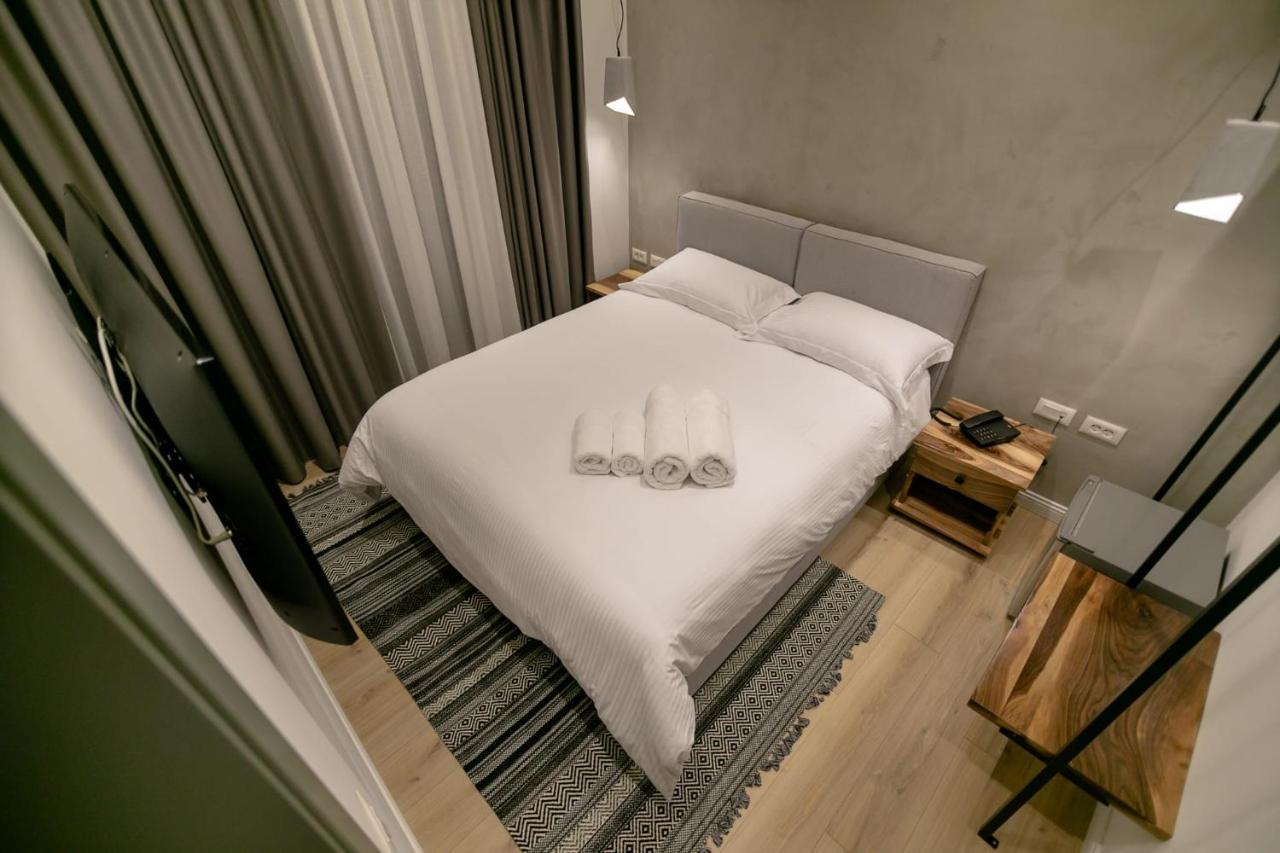 Deluxe Double Room Balcony,1469627348:JPEG